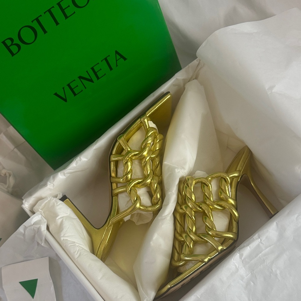 New Bottega Veneta Metallic Gold Heels - Picture 2 of 6